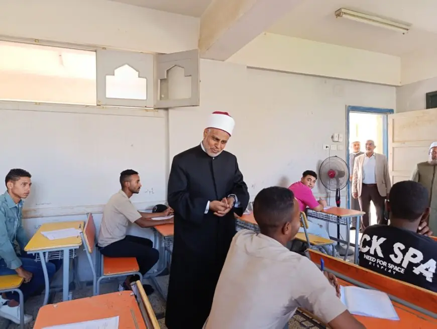طلاب الثانوية الأزهرية أدبي يؤدون اختبار الفقه دون شكاوى