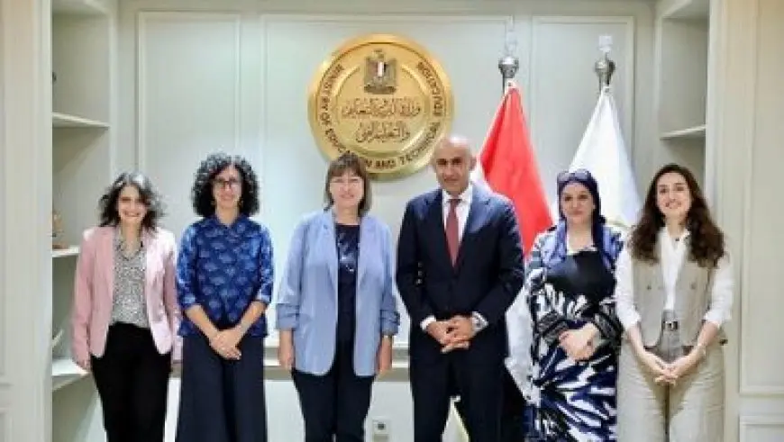 نائب وزير الصحة تبحث مع رئيس جامعة جنوب الوادي تعزيز التعاون لتحسين الخصائص السكانية بقنا