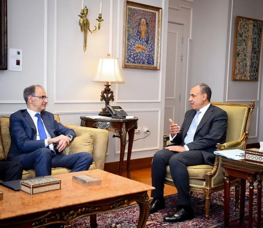 وزير الخارجية يبحث مع رئيس وزراء صريبا التصعيد العسكري بين إسرائيل وإيران