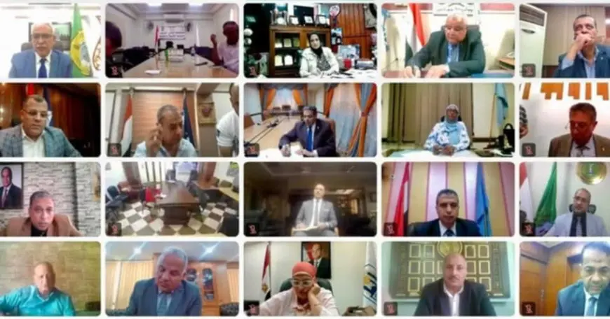 وزير التعليم يعقد اجتماعًا مع مديرى المديريات لمتابعة انتظام سير امتحانات الثانوية العامة