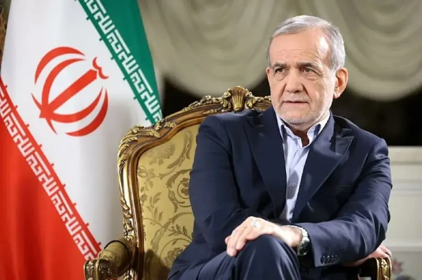 الرئيس الايراني: سنتجاوز أي أزمة بالوحدة الوطنية