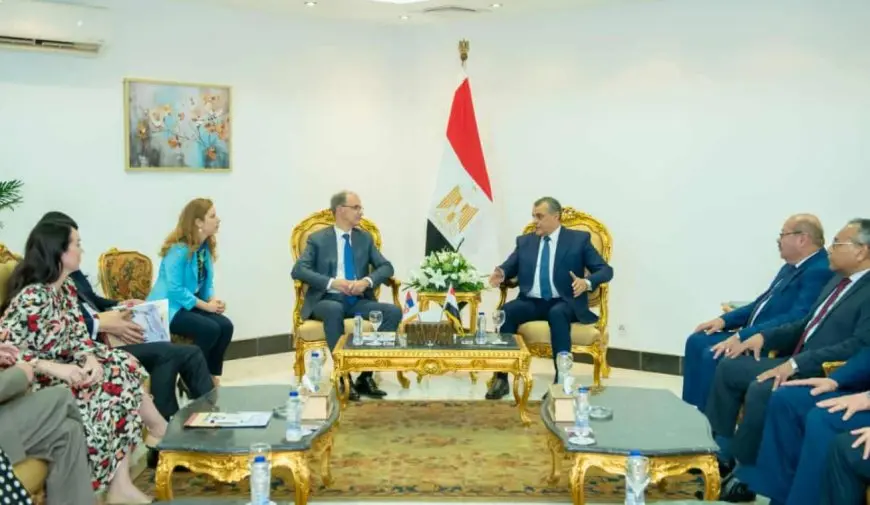 وزير الإنتاج الحربي يبحث مع رئيس وزراء صربيا تعزيز التعاون المشترك