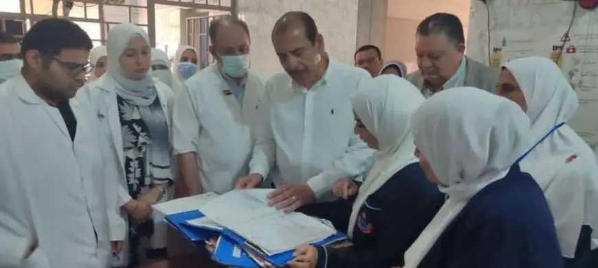 نائب وزير الصحة يتفقد منشآت صحية بالدقهلية ويوصي بصرف مكافأة تشجيعية للمتميزين