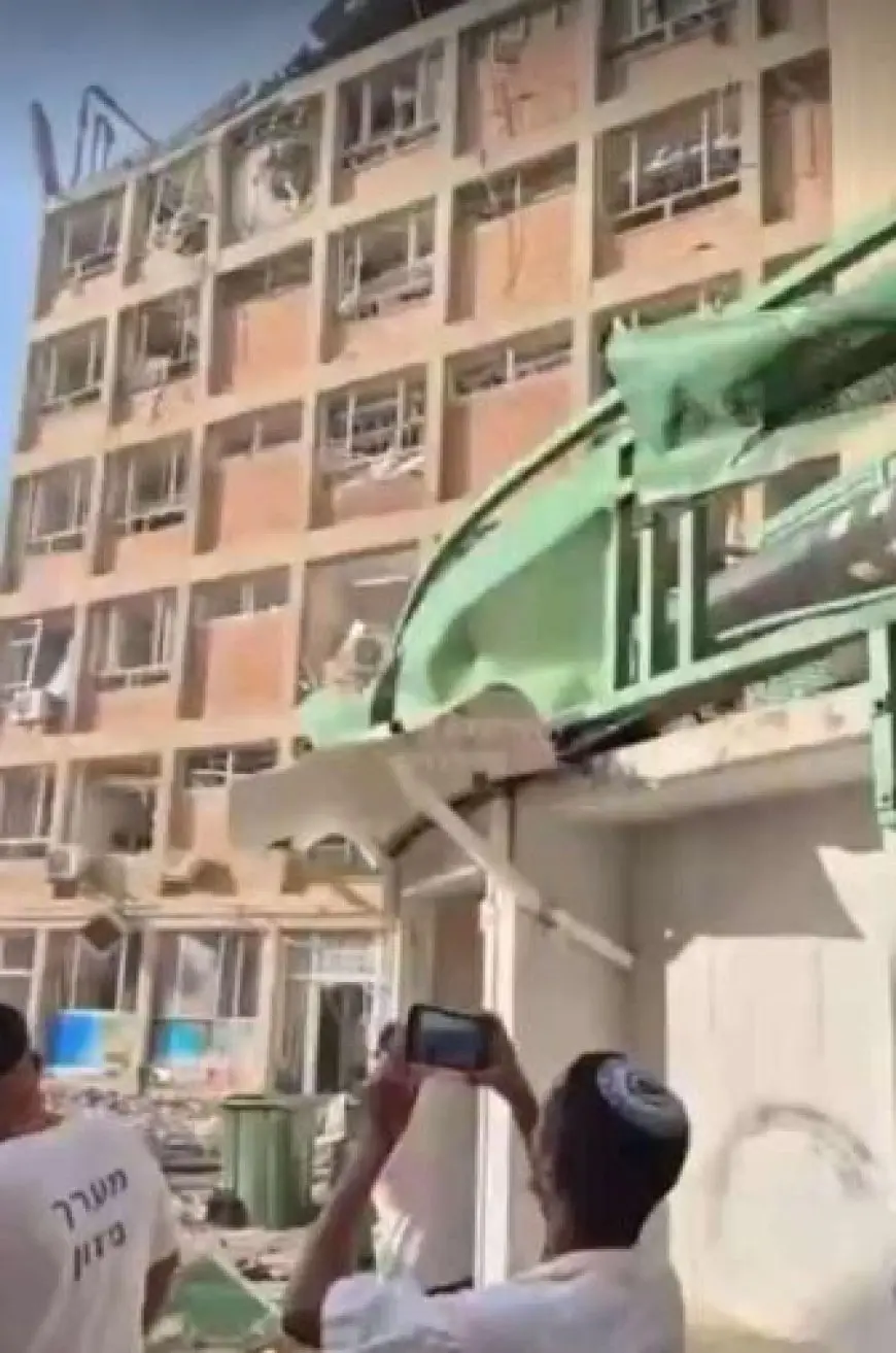 65 مصابا ودمار كبير جراء سقوط صواريخ إيرانية وسط وجنوب إسرائيل