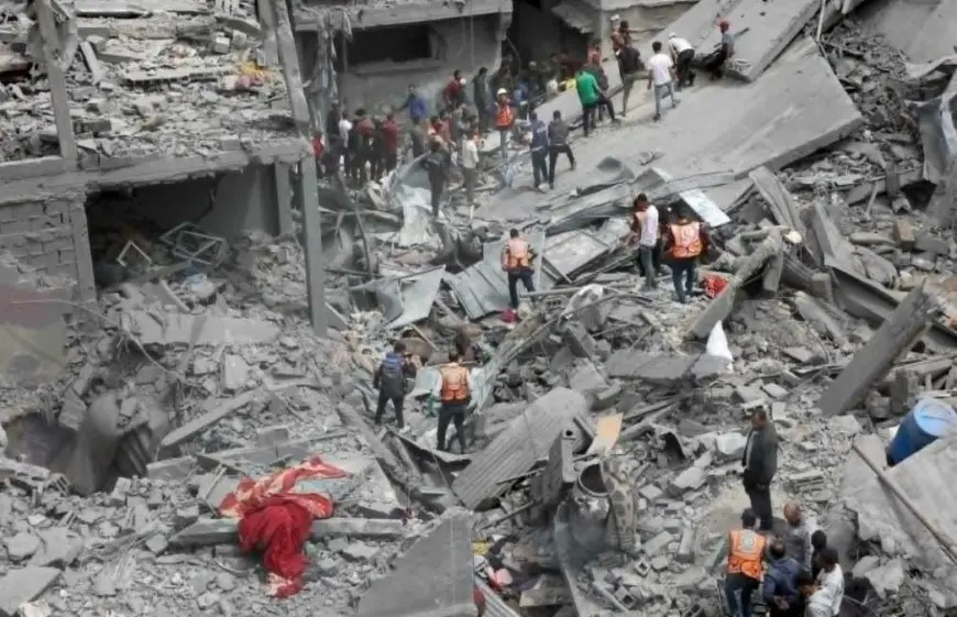 16 شهيدا وعشرات المصابين في قصف للاحتلال على بلدة جباليا شمال غزة