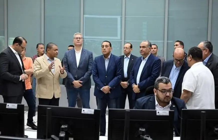 رئيس الوزراء يتابع من مركز التحكم في الشبكة القومية للغاز الطبيعي جاهزية الشبكة وتأمين الإمدادات