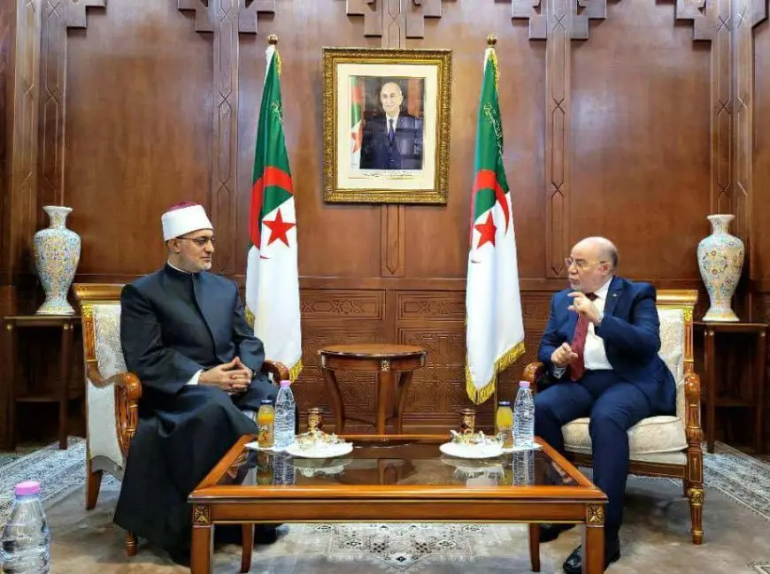 المفتي يلتقي وزير الشئون الدينية الجزائري لتعزيز التعاون في مواجهة التطرف