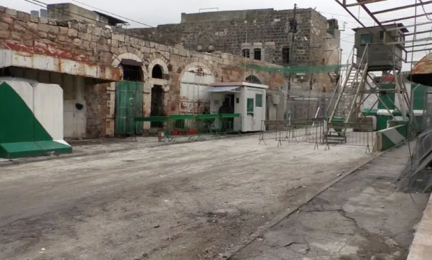 مسئول فلسطيني: إسرائيل حولت سوقا جنوب الضفة إلى مدينة أشباح