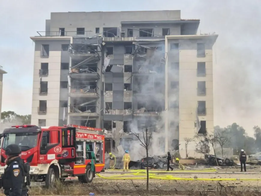 القناة 12 العبرية: سقوط صواريخ إيرانية في 6 مواقع بإسرائيل