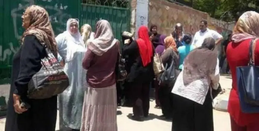 بالدعاء والقرآن.. أولياء الأمور يروون تفاصيل توتر ليلة امتحان العربي أمام لجان الثانوية العامة بالدقي