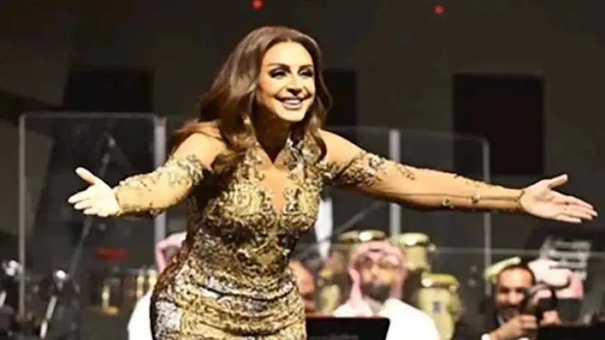 بسبب وردة من معجب.. هذا ما فعلته أنغام في حفلها بالكويت