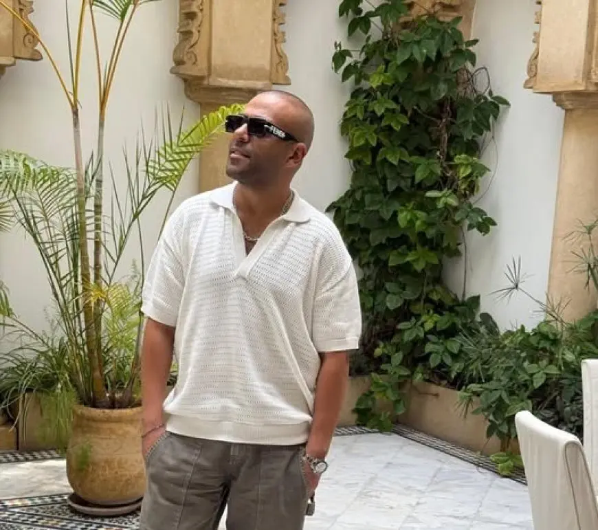 تامر عاشور يصل المغرب استعدادا لإحياء حفله بمهرجان موازين