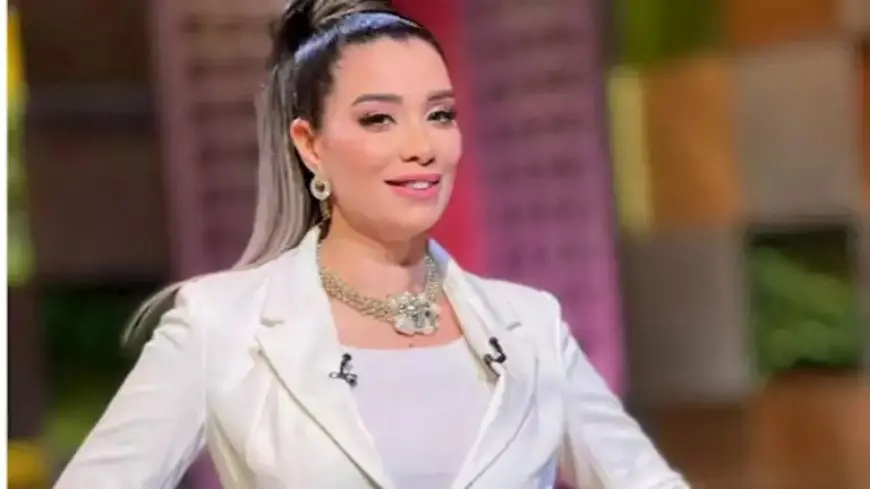 مروة صبري لمنتقدي أحمد سعد: “ده حافظ نص القرآن”