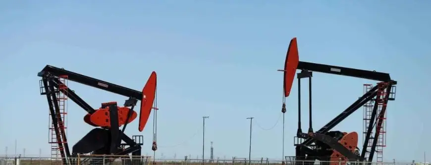النفط يهبط بأكثر من 6% بعد هجوم إيران على قاعدة أمريكية في قطر