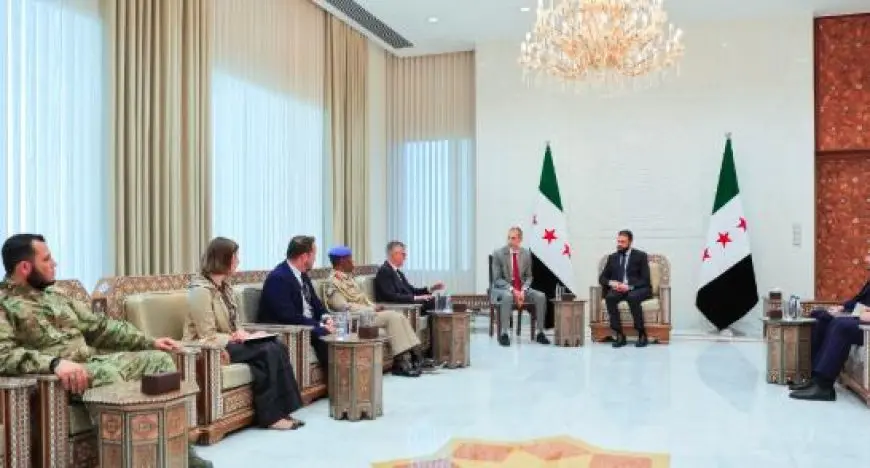 الشرع يلتقي وكيل أمين عام الأمم المتحدة لإدارة عمليات السلام