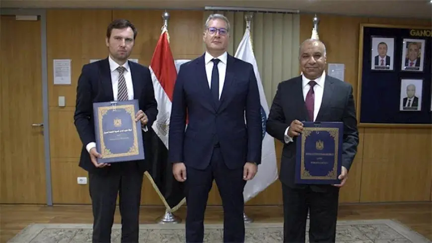 مصر توقع اتفاقية مع “لوك أويل” الروسية للتنقيب عن البترول في الصحراء الشرقية