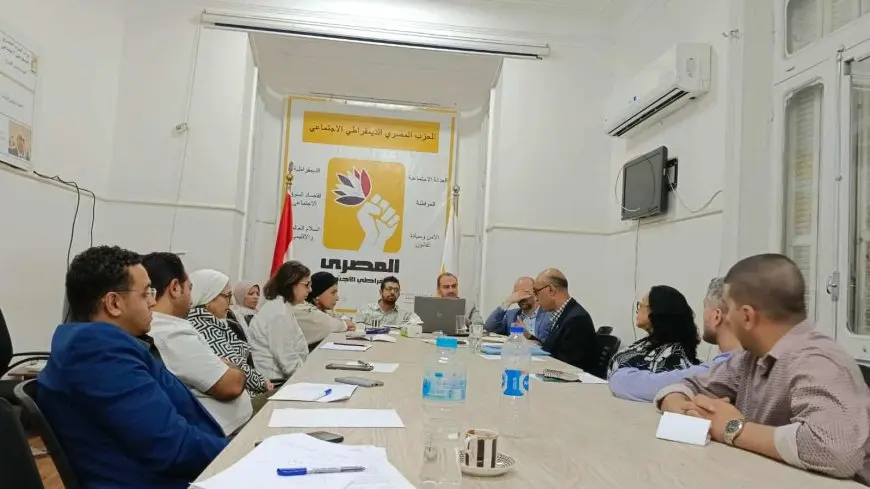 مشاركون بمائدة مستديرة حول قانون الإيجار القديم: يجب تحقيق التوازن بين احترام حق الملكية وضمان استقرار الأسر
