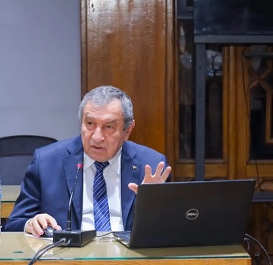 عصام شرف: النقل من الركائز الأساسية للبنية التحتية لأي دولة حديثة