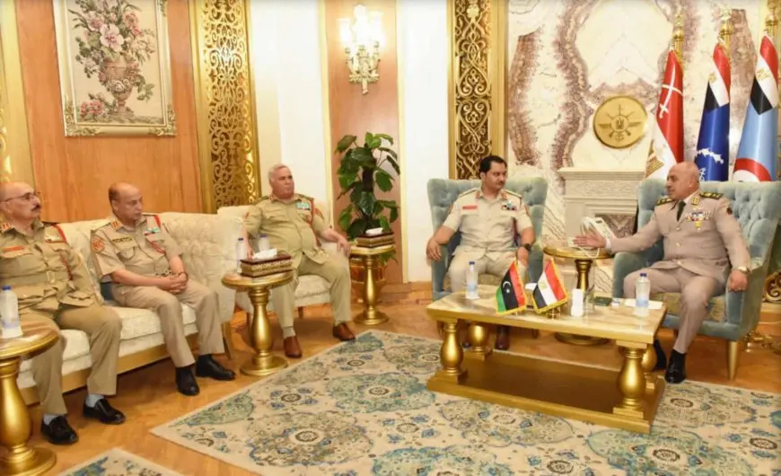 مصر وليبيا تبحثان تعزيز التعاون العسكري وتنسيق الجهود لتأمين الحدود ومواجهة الهجرة غير الشرعية