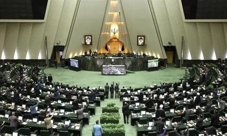 البرلمان الإيراني يدرس انسحاب طهران من معاهدة حظر الانتشار النووي
