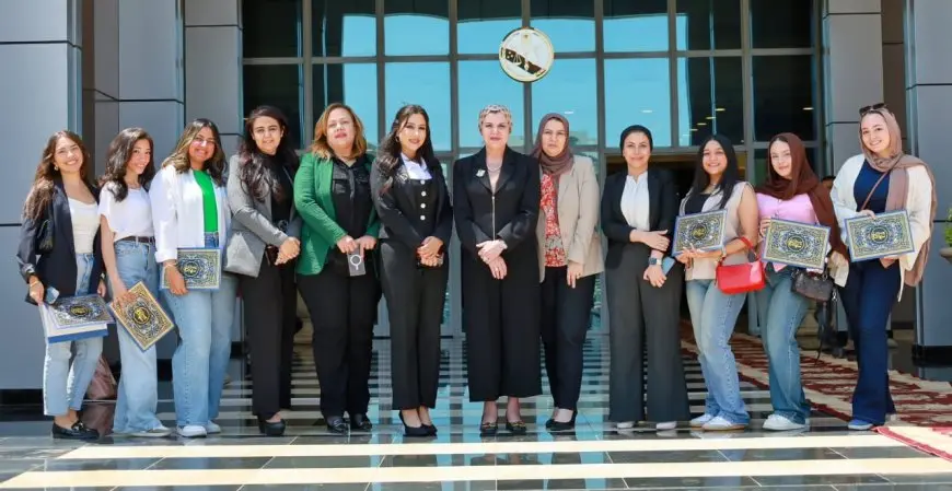 النيابة الإدارية تكرم طالبات شاركن في مشروع تخرج لتعريف ذوي الإعاقة البصرية على الحضارة المصرية