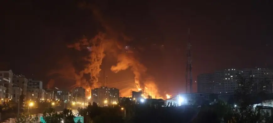 غارات إسرائيلية على كرمنشاه.. وإيران ترد بالصواريخ على تل أبيب