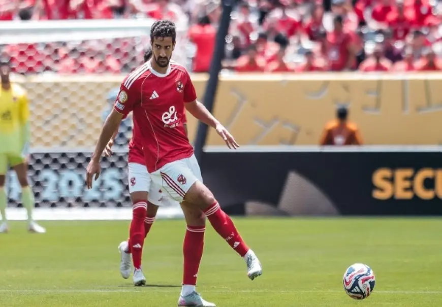 «كوتش جوه الملعب».. ميدو يتغنى بصفقة الأهلي الجديدة