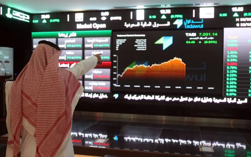 رغم التوترات.. مكاسب جماعية لأسواق الخليج باستثناء بورصة مسقط