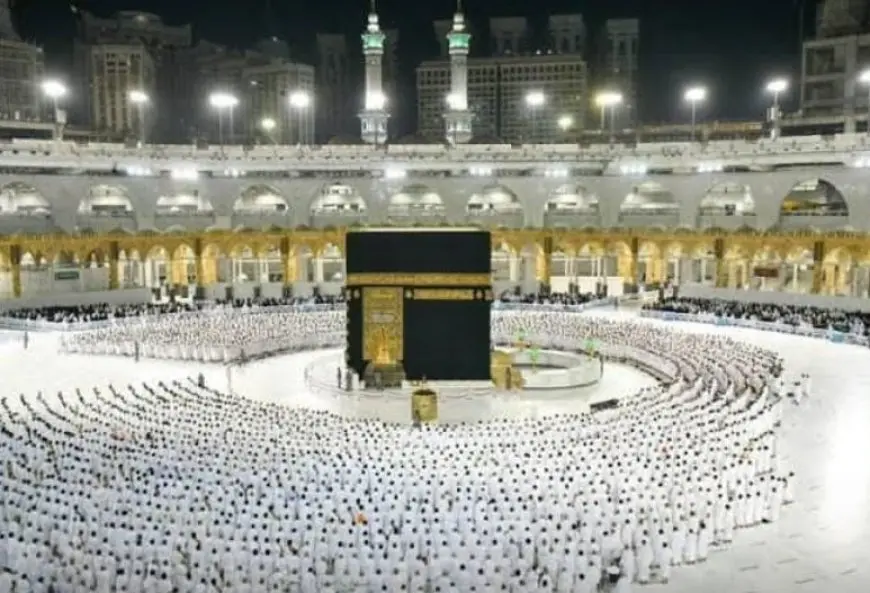 وزير السياحة يعتمد ضوابط تنفيذ رحلات العمرة لموسم 1447 هجرية