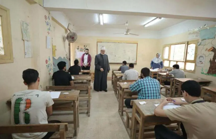 وكيل الأزهر يتفقد لجان الشهادة الثانوية بقليوب ويشيد بالتزام الطلاب وانضباط اللجان
