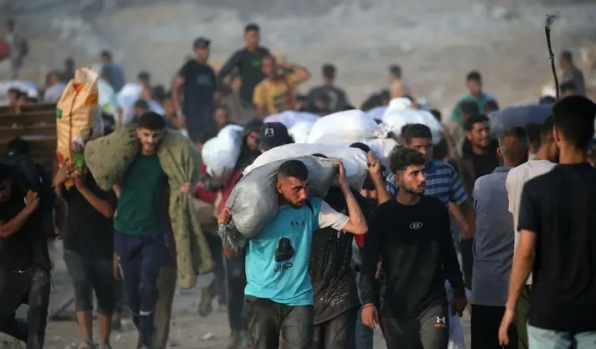 بينهم منتظرون للمساعدات.. استشهاد 76 فلسطينيا جراء غارات وإطلاق نار إسرائيلي