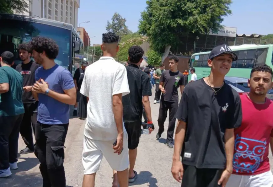 فرح بين طلاب الثانوية بأكتوبر: الإنجليزي عوضنا عن صعوبة الفيزياء