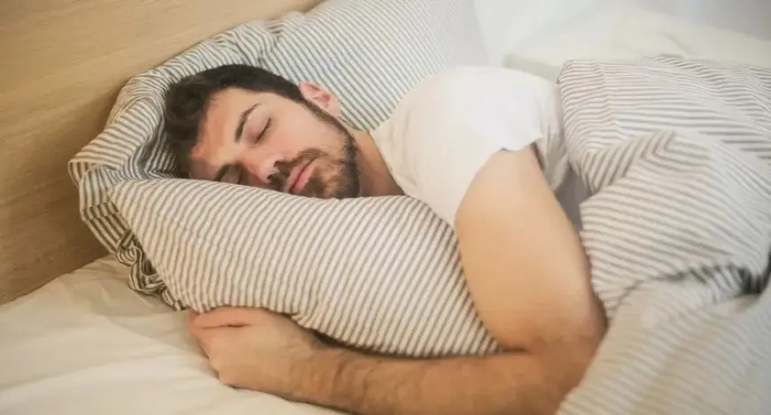 وضعية النوم.. كيف تكشف أو تساهم في أمراض خفية؟