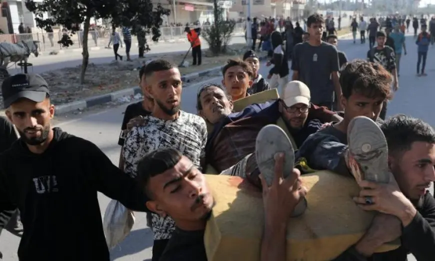 استشهاد 10 فلسطينيين جراء قصف الاحتلال مستودعا لتوزيع المساعدات بحي الزيتون