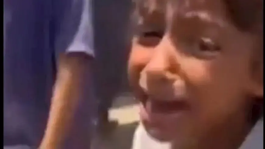 “أمانة يا عمو عبيلي”.. دموع طفلة فلسطينية تقف لساعات من أجل وجبة (فيديو)