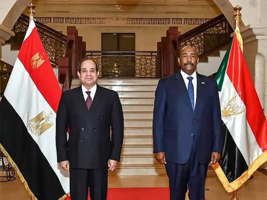 السيسي يستقبل الفريق رئيس مجلس السيادة السوداني