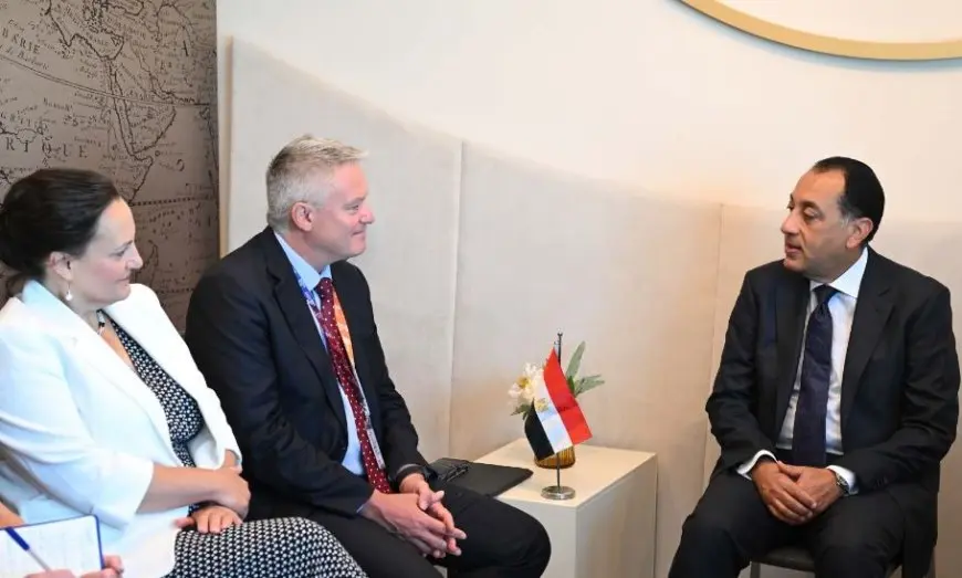 رئيس الوزراء يلتقي الأمين العام لمنظمة التعاون الاقتصادي والتنمية