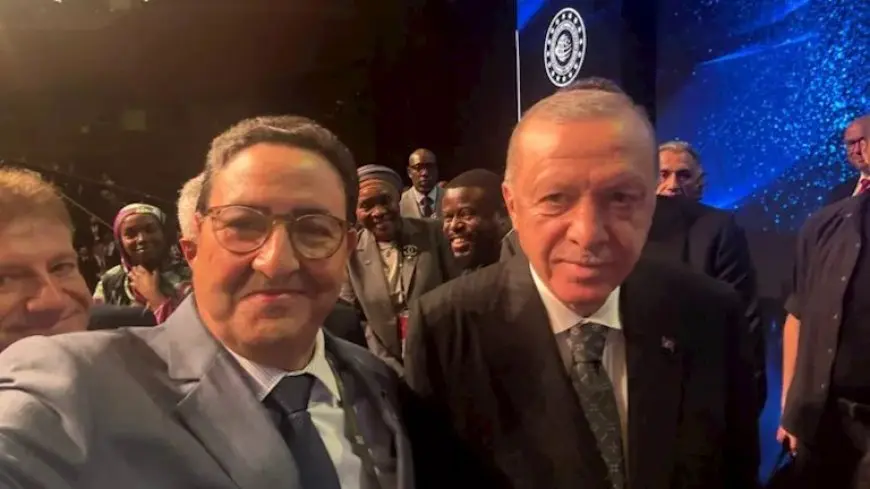 صورة سيلفي لوزير مغربي مع أردوغان تثير انتقادات وردود فعل في البلاد (فيديو)