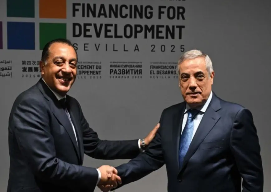 مدبولي يلتقى نظيره الجزائري خلال مشاركته في مؤتمر الأمم المتحدة الرابع لتمويل التنمية
