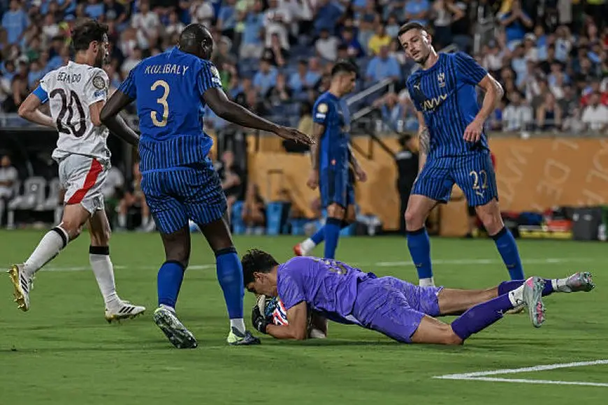 رئيس اتحاد الكرة الآسيوي: الهلال سفير ناجح للقارة