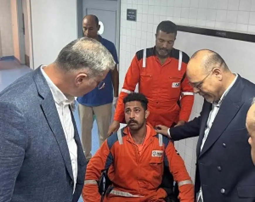 وزيرا البترول والعمل يزوران مصابي حادث الحفار الغارق بمنطقة جبل الزيت بالبحر الأحمر.. ومستشفى الغردقة العام يستقبل 4 جثامين