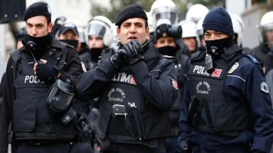 تركيا تحتجز أكثر من 120 شخصا ضمن تحقيقات فساد