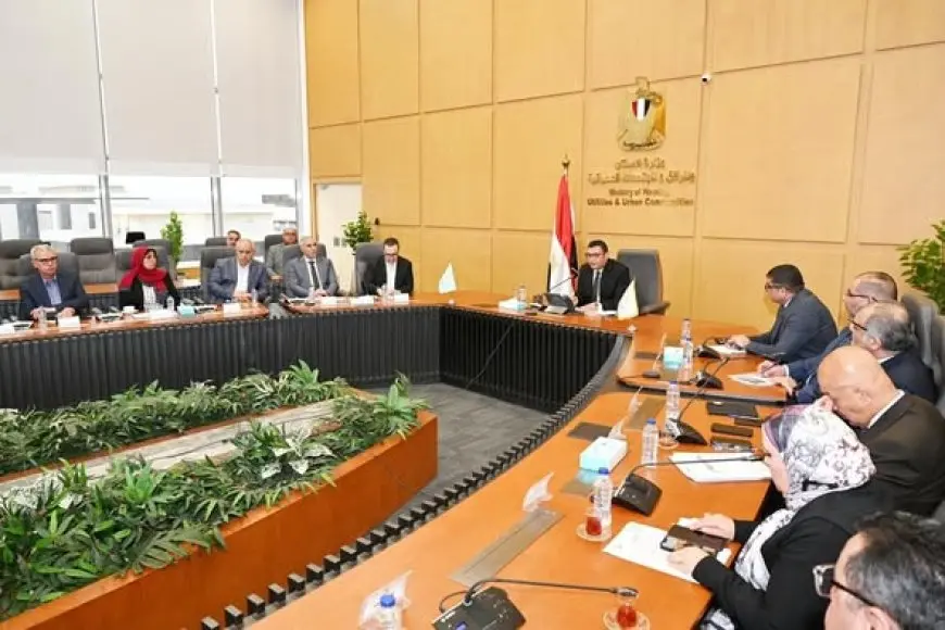 وزير الإسكان يتابع موقف توفيق الأوضاع بالأراضي المنضمة لأحوزة عدد من المدن الجديدة