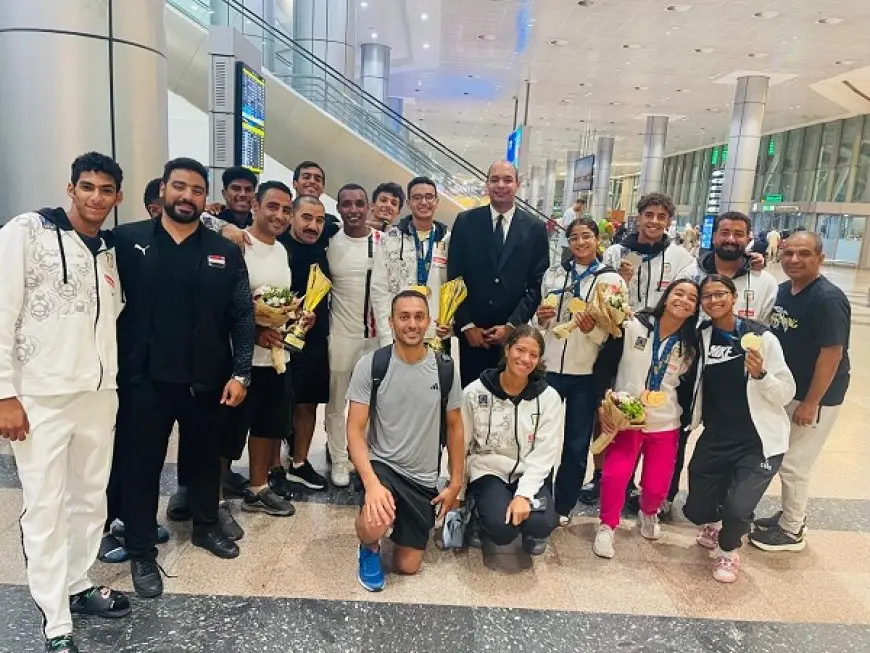وزير الرياضة يهنئ أبطال الخماسي الحديث بعد إنجاز بطولة العالم للناشئين