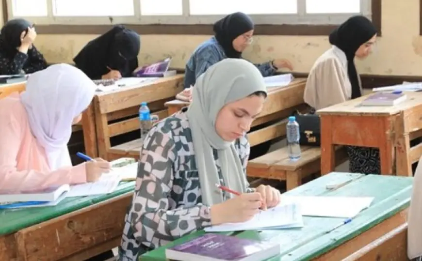 التعليم تحقق في تداول امتحاني الكيمياء والجغرافيا على صفحات الغش الإلكتروني