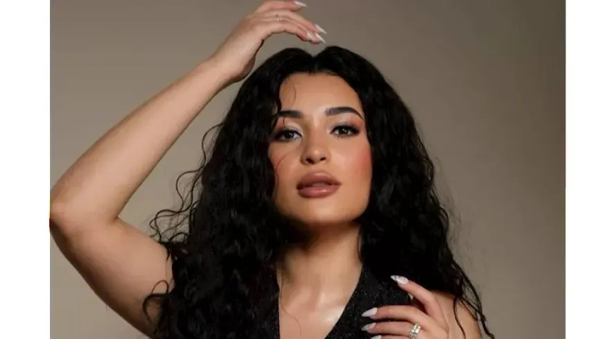 بتول حداد تستغيث في بث مباشر: “رجل مشهور” ضربني وفارض نفسه علي