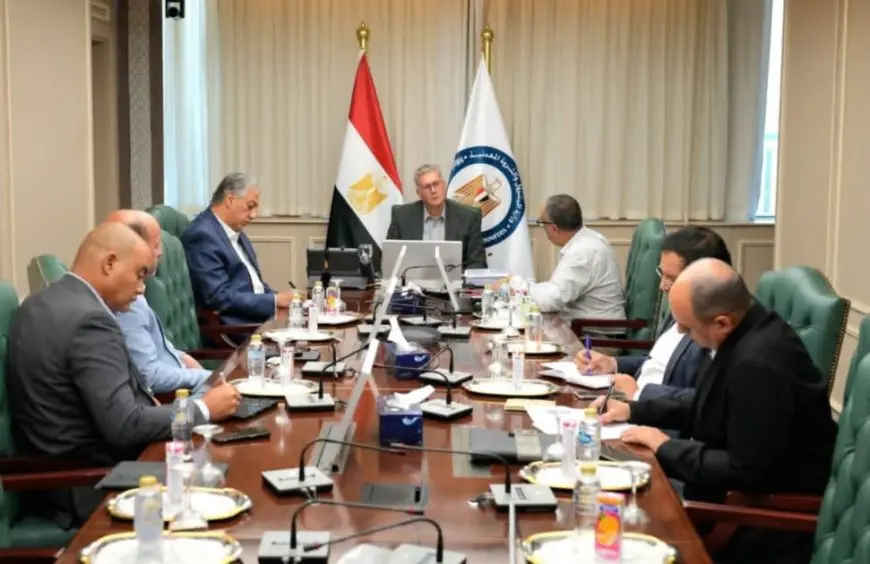 بعد غرق البارج البحري.. قرارات عاجلة من وزير البترول لمواجهة الحوادث والحالات الطارئة