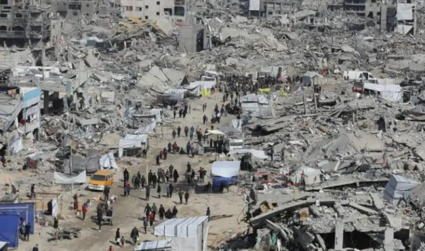 37 شهيدا فلسطينيا فجر اليوم.. قصف إسرائيلي يفتك بالنازحين ومُنتظري المساعدات في غزة