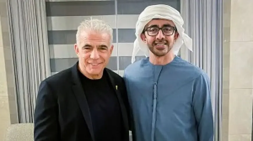 وزير الخارجية الإماراتي يناقش مع زعيم المعارضة الإسرائيلية في أبوظبي مجمل التطورات الإقليمية