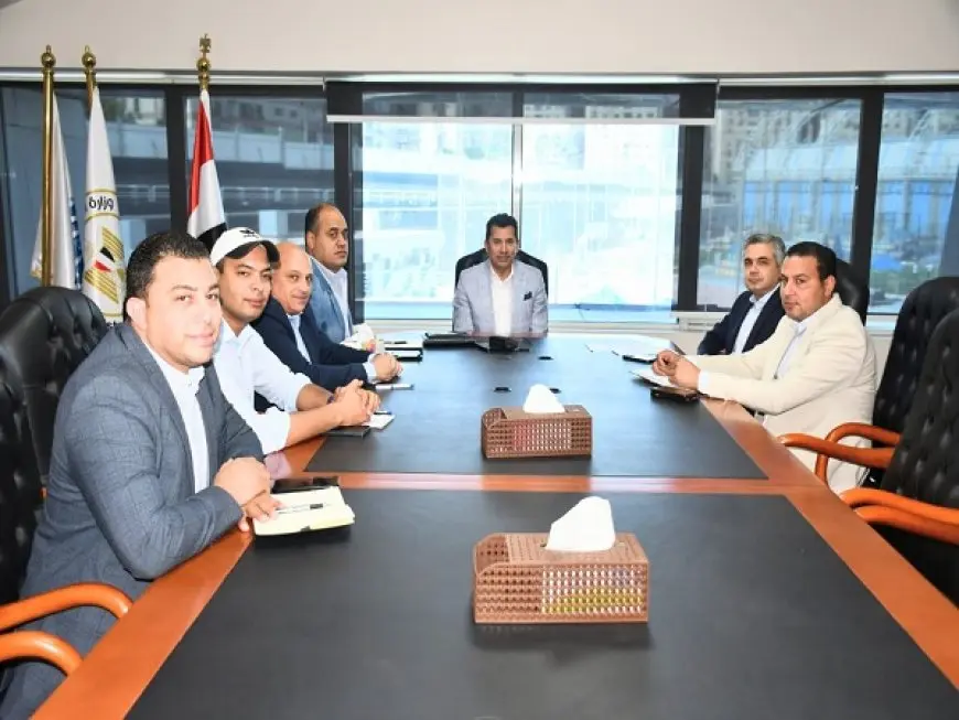 وزير الرياضة يعقد اجتماعا لمناقشة خطط تطوير رياضة الفروسية
